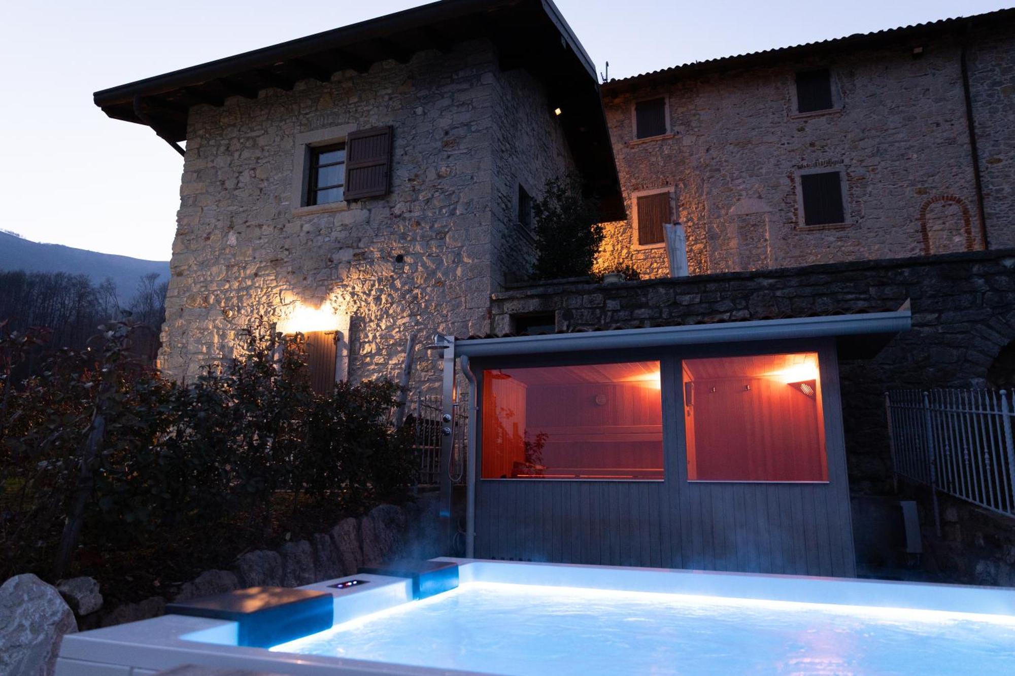 Ca' Baetti L'Antico Borgo Bed and Breakfast Roncola Εξωτερικό φωτογραφία