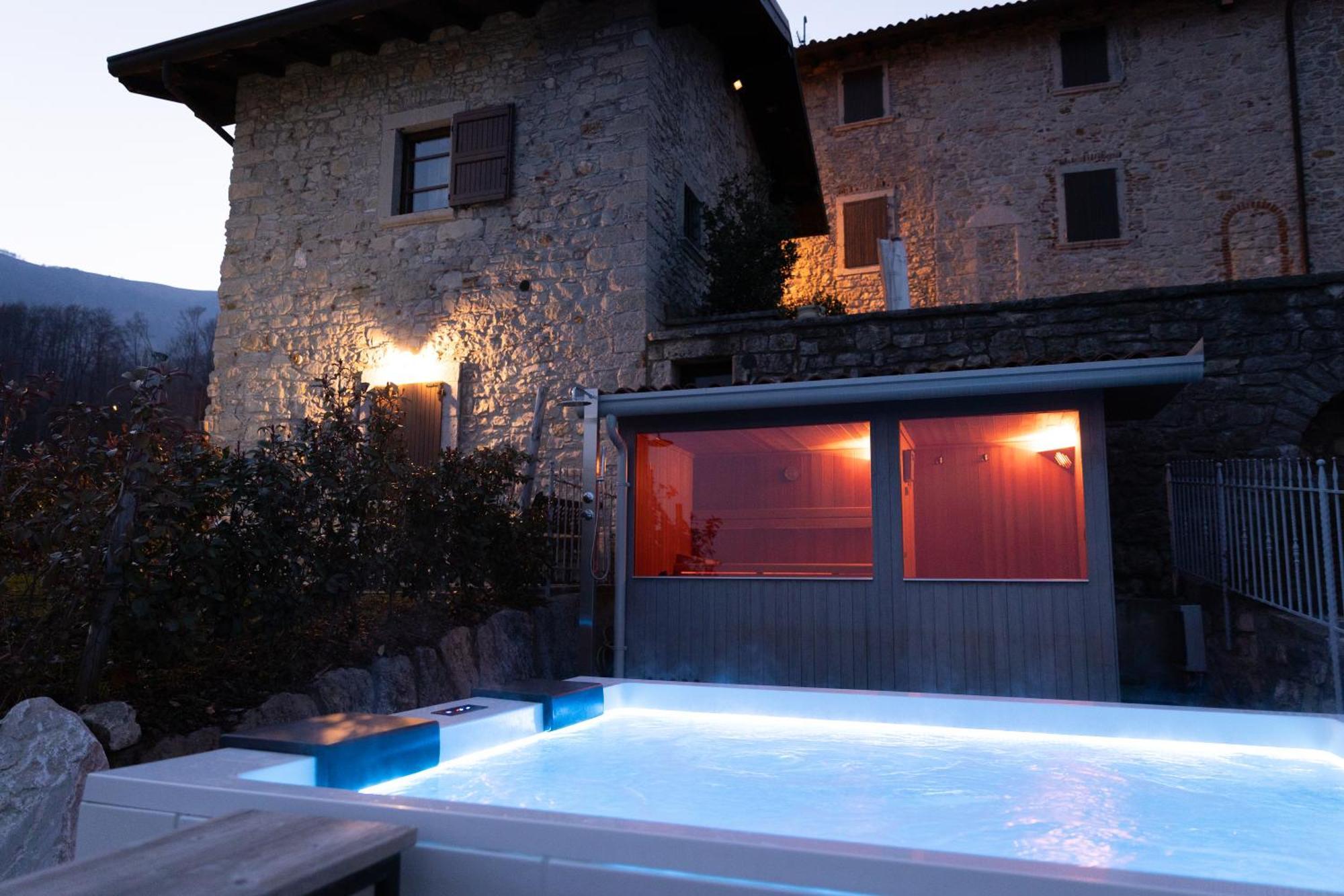 Ca' Baetti L'Antico Borgo Bed and Breakfast Roncola Εξωτερικό φωτογραφία
