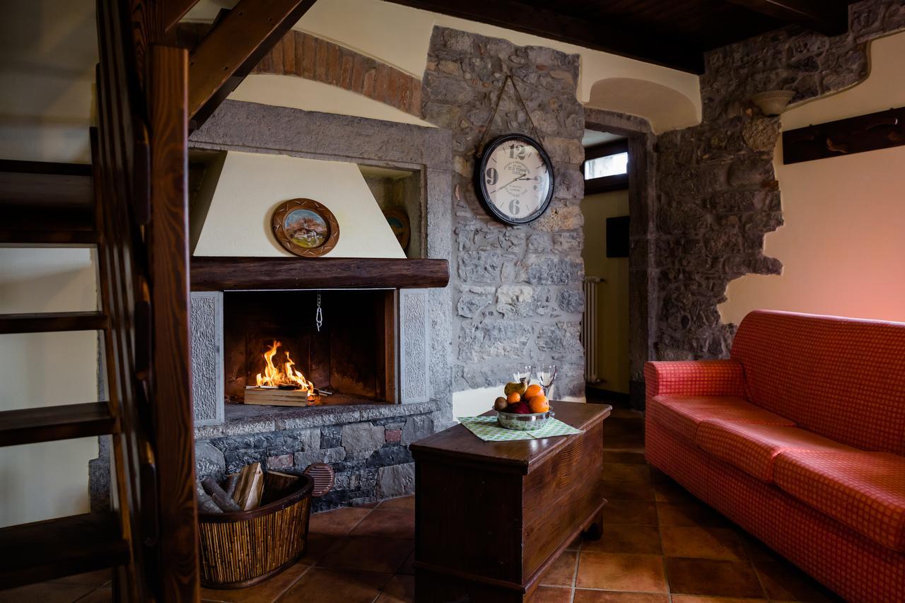 Ca' Baetti L'Antico Borgo Bed and Breakfast Roncola Εξωτερικό φωτογραφία